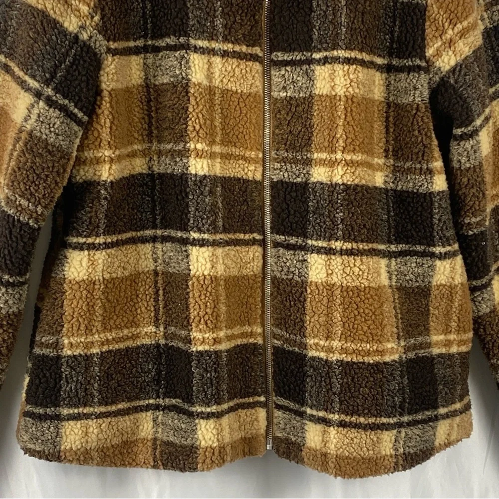 Have Women’s Plaid Teddy Jacket Size Large - Picture 2 of 16